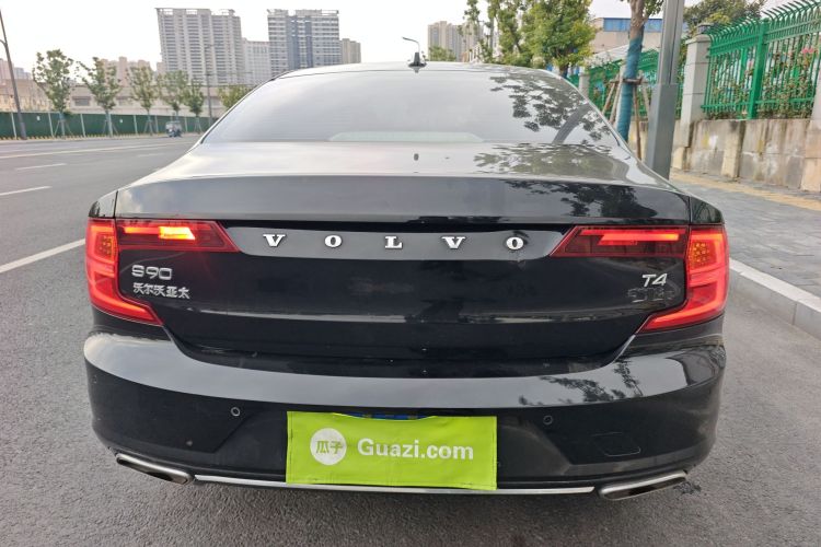 沃尔沃S90 2018款 T4 智远版车身外观6