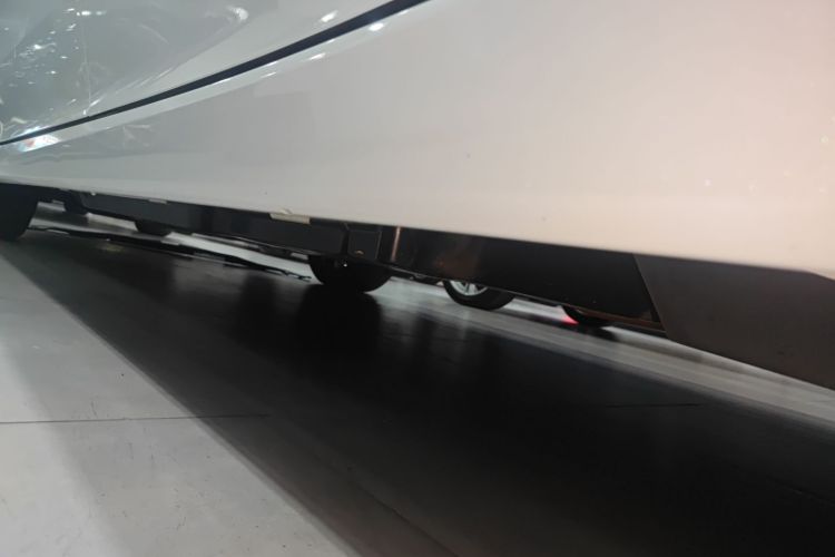 丰田 亚洲龙 2019款 双擎 2.5L XLE尊贵版 国VI局部细节9002