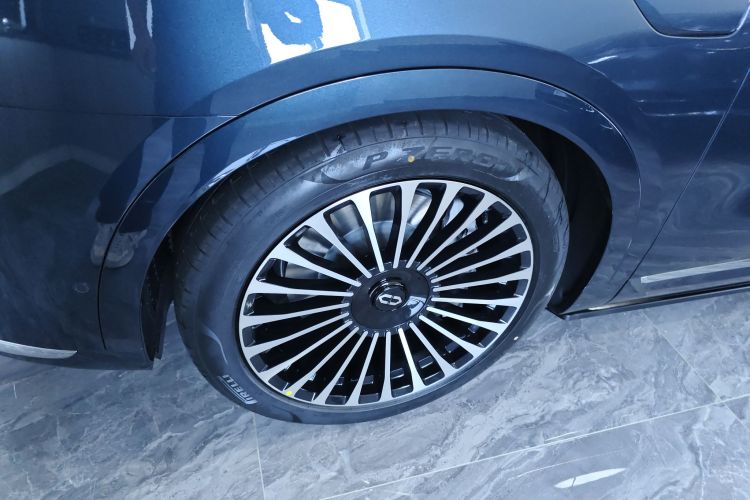 鸿蒙智行 问界M9 2025款 增程 Ultra版 52kWh 6座版车身外观6007