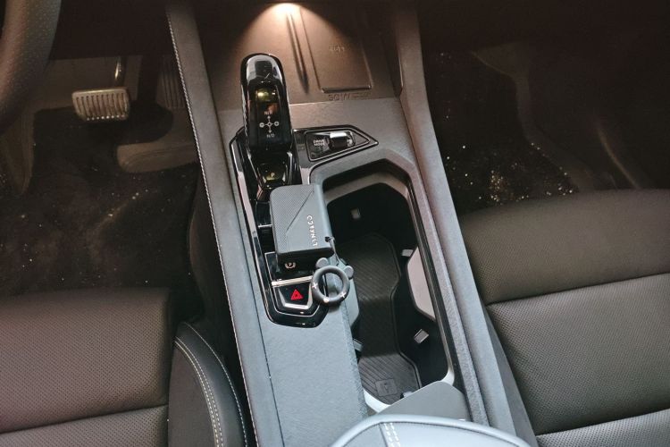 领克03 2025款 1.5TD DCT冠军版Pro中控内饰18