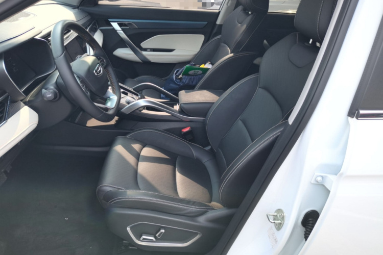 吉利汽车 2022款 博越X 1.8TD DCT智慧型局部细节19