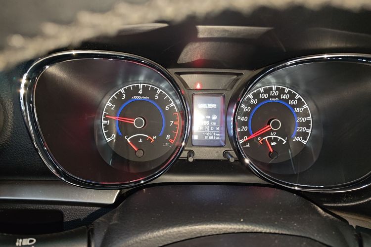 启辰T70 2016款 2.0L CVT睿行版局部细节14