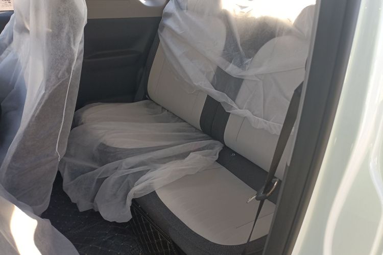 吉利银河 熊猫 2025款 210km 元气熊中控内饰21