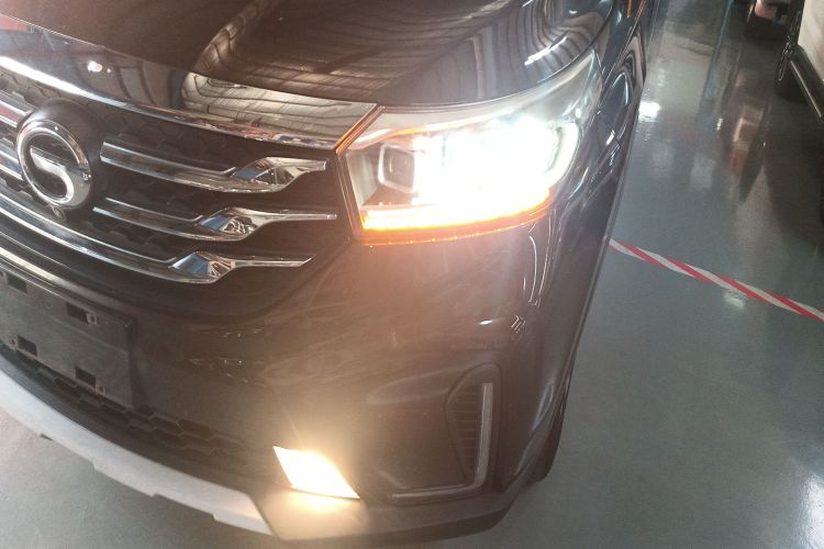 广汽传祺 传祺GS4 2018款 235T 自动两驱至尊版局部细节36