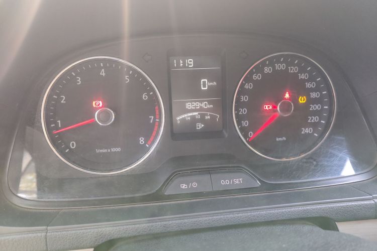 大众 朗逸 2013款 改款 1.4TSI 手动舒适版中控内饰15