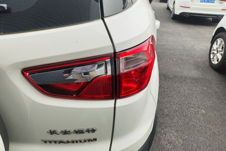 福特 翼搏 2013款 1.5L 自动尊贵型车身外观6006