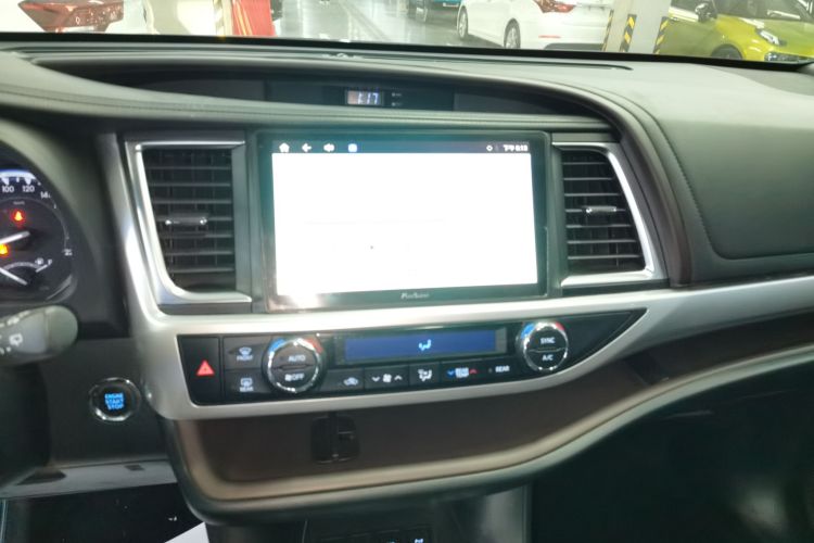 丰田 汉兰达 2018款 2.0T 四驱豪华版 7座 国V中控内饰16