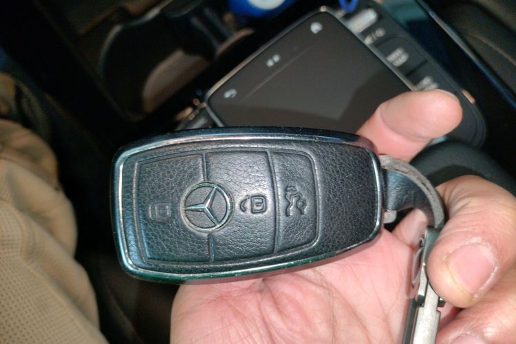 奔驰A级 2020款 改款 A 200 L 运动轿车动感型中控内饰11