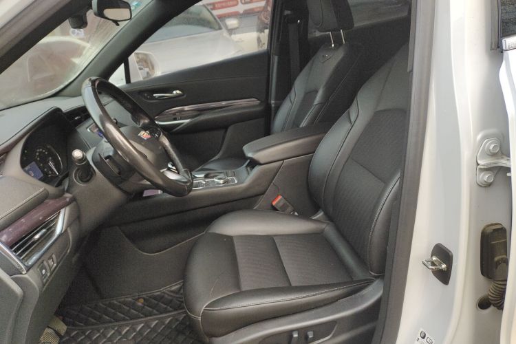 凯迪拉克XT4 2020款 改款 28T 两驱技术型中控内饰19