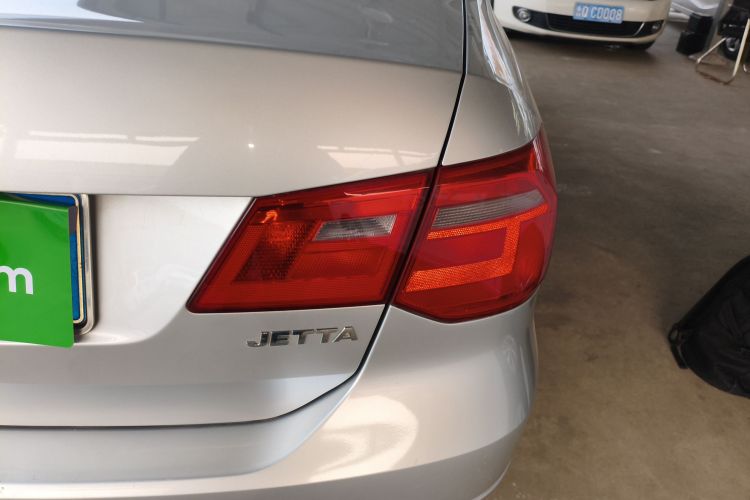 大众 捷达 2015款 1.4L 手动时尚型车身外观9