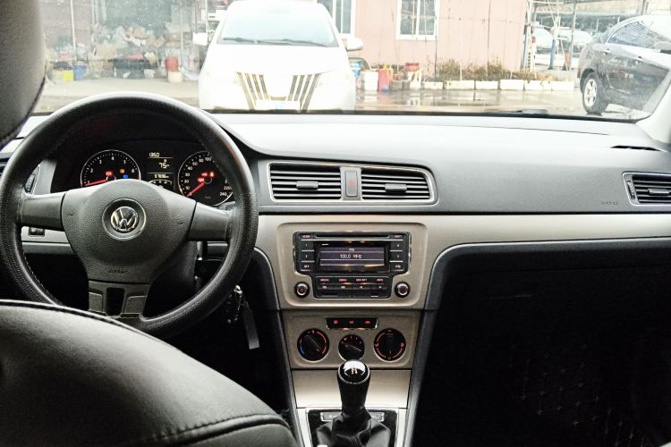 大众 朗逸 2013款 改款经典 1.6L 手动舒适版中控内饰12