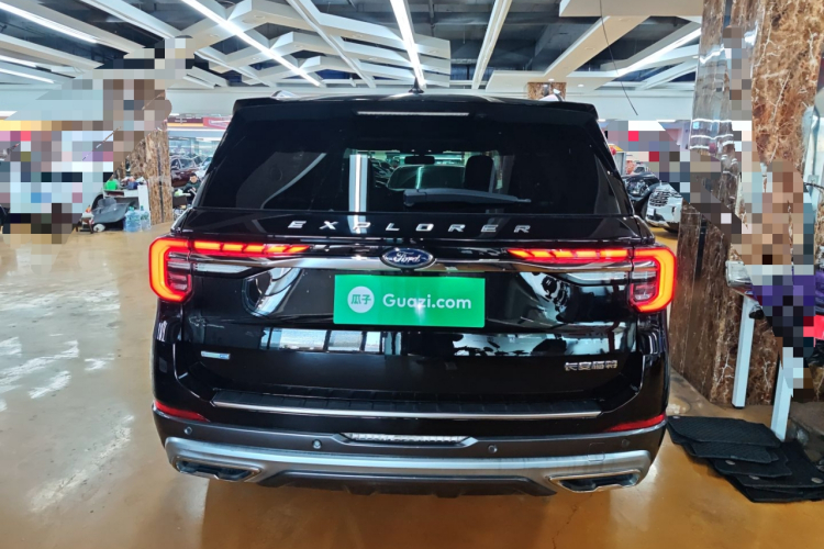 福特 探险者 2023款 EcoBoost 285 四驱钛金版 7座车身外观6