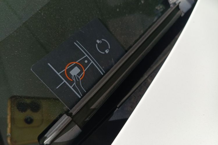 特斯拉 Model Y 2021款 标准续航后驱版中控内饰11