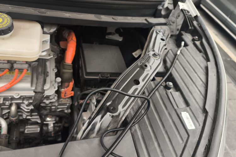 腾势D9 2022款 DM-i 1040 尊贵型局部细节9007