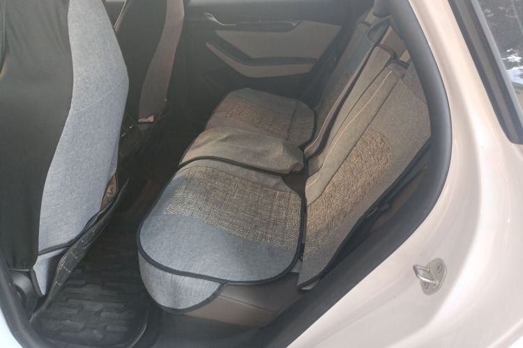 比亚迪 秦PLUS 2024款 荣耀版 DM-i 55KM领先型中控内饰21