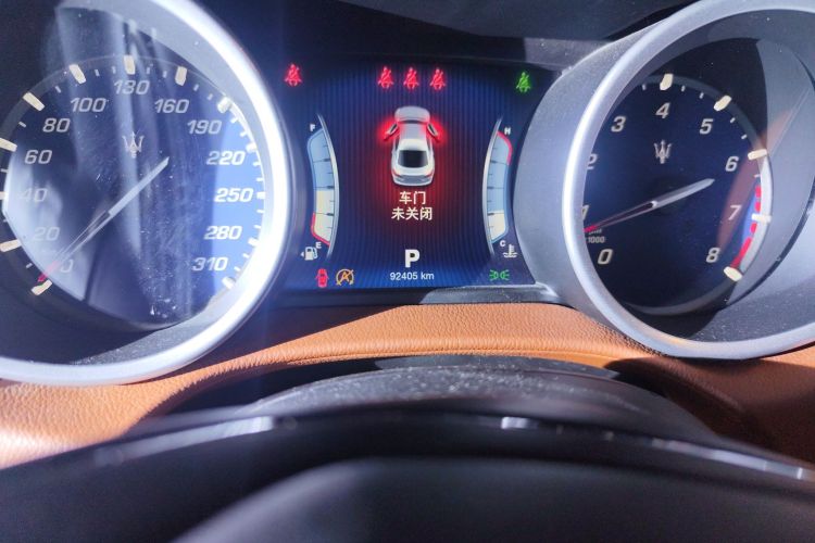 玛莎拉蒂 Ghibli 2014款 3.0T 标准版中控内饰15