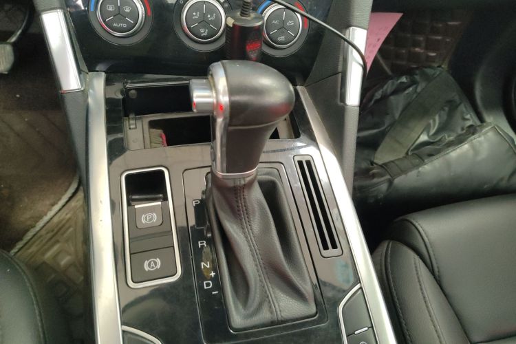 哈弗H7 2016款 蓝标H7 2.0T 自动精英型中控内饰18