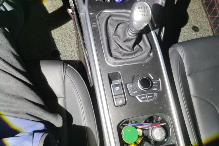 哈弗H6 2019款 运动版 1.5T 手动两驱精英型 国VI中控内饰18