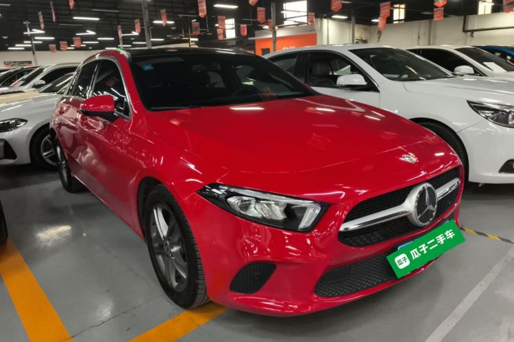 奔驰A级(进口) 2019款 A 200 动感型车身外观3
