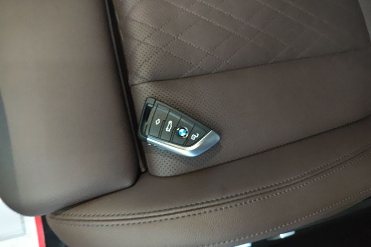 宝马3系 2023款 325Li M运动套装中控内饰7001