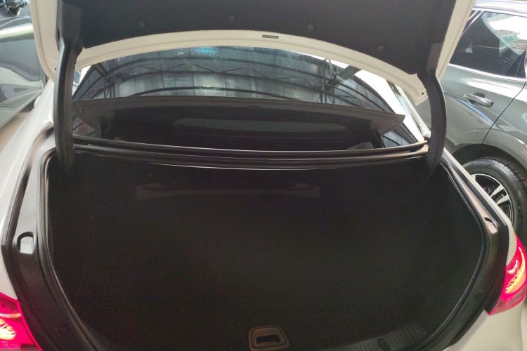 奔驰E级(进口) 2021款 E 260 时尚型运动版局部细节23