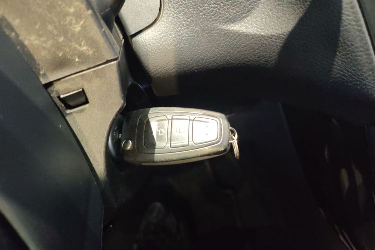 福特 福克斯 2017款 1.5T CTCC 白黑限量版中控内饰11