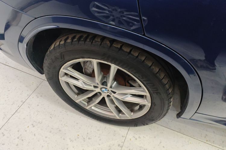 宝马X3 2018款 xDrive30i 领先型 M运动套装 国V车身外观6008