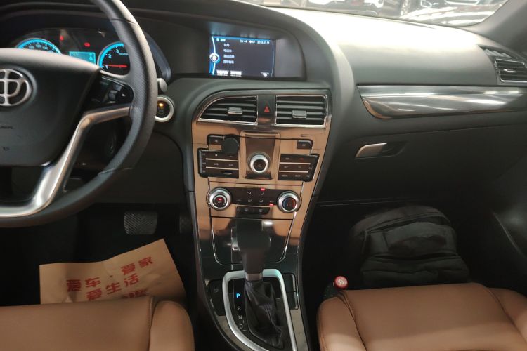 中华V5 2016款 1.5T 自动两驱智能型局部细节16