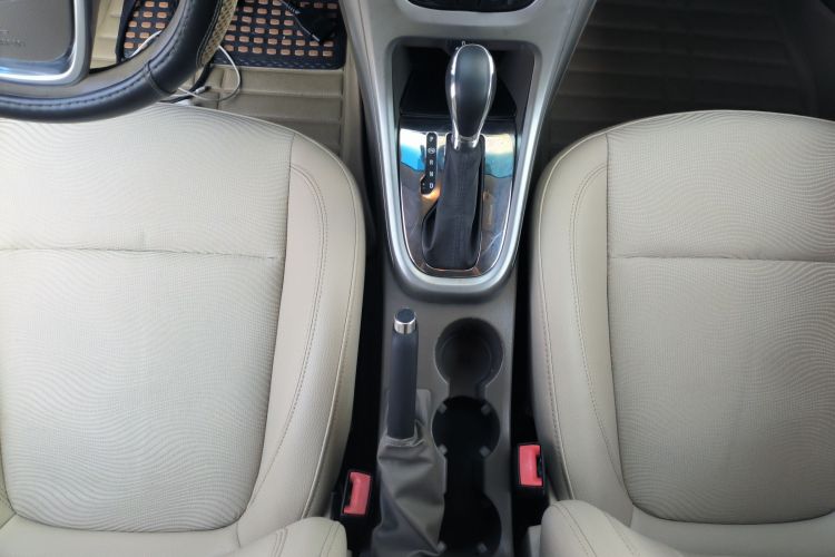 别克 英朗 2013款 GT 1.6L 自动时尚版局部细节18