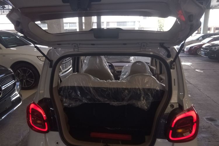 五菱汽车 宏光MINIEV 2025款 四门版 进阶款机舱底盘23