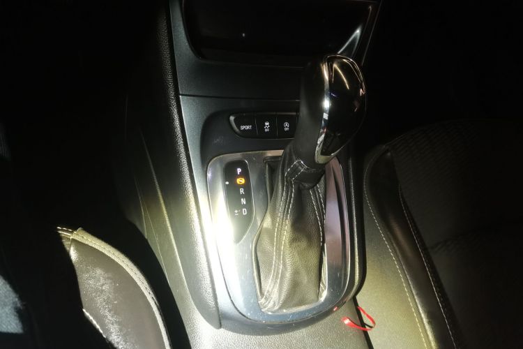 别克 威朗 2016款 两厢 15S 自动领先型局部细节18