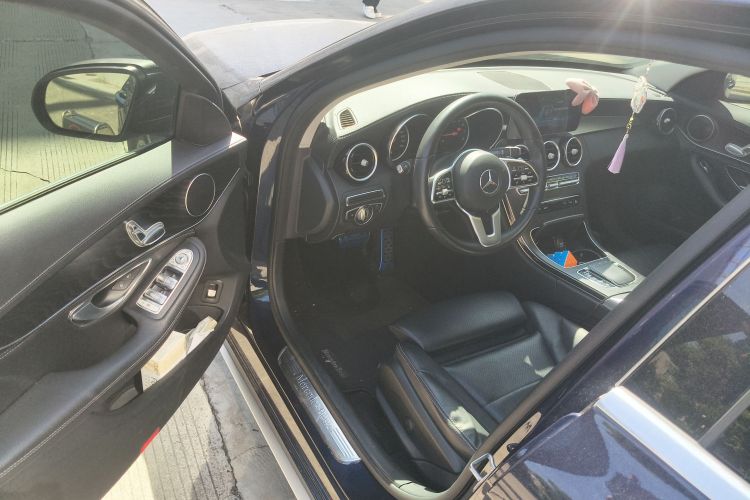 奔驰C级 2019款 C 180 L 时尚型运动版中控内饰7003