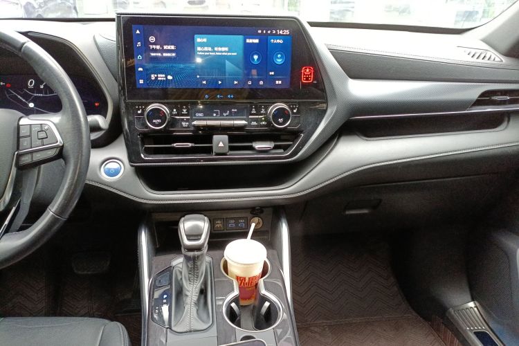 丰田 皇冠陆放 2021款 2.5L HEV四驱尊贵版中控内饰16