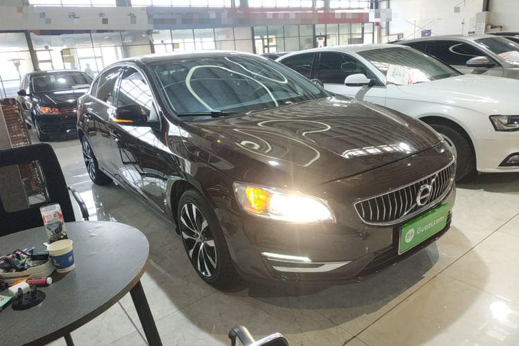 沃尔沃S60 2018款 S60L T3 智进进取版车身外观3