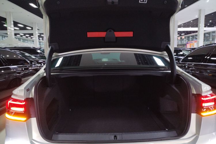 大众 辉昂 2016款 380TSI 两驱至尊版机舱底盘23