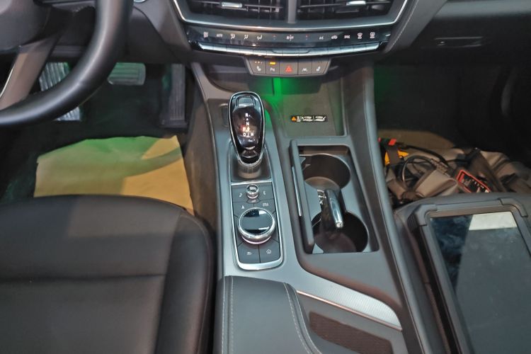 凯迪拉克CT5 2024款 28T 豪华型Pro中控内饰18