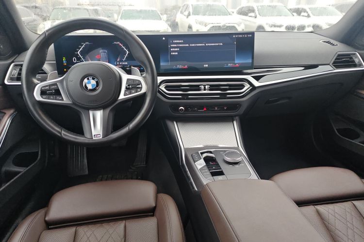 宝马3系 2023款 330i M运动曜夜套装中控内饰7002