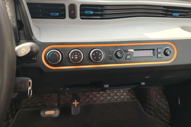 五菱汽车 宏光MINIEV 2020款 轻松款 磷酸铁锂中控内饰16