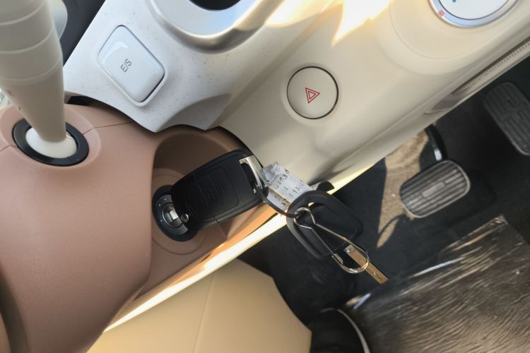 五菱汽车 宏光MINIEV 2024款 第三代 215km 青春版中控内饰11