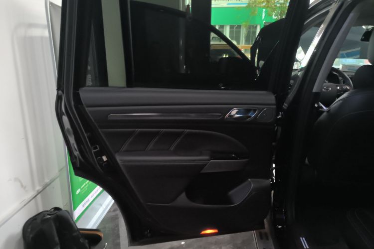 广汽传祺 传祺GS8 2021款 390T 两驱暗夜骑士版中控内饰7008