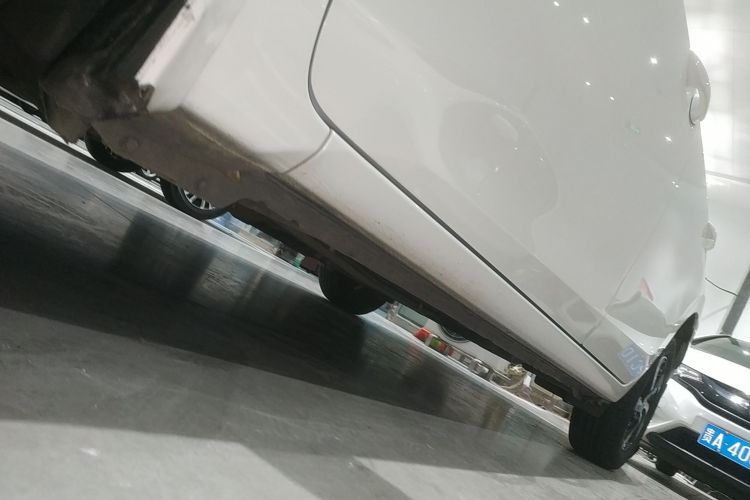 丰田 雷凌 2017款 改款 185T CVT精英版 国V局部细节9002