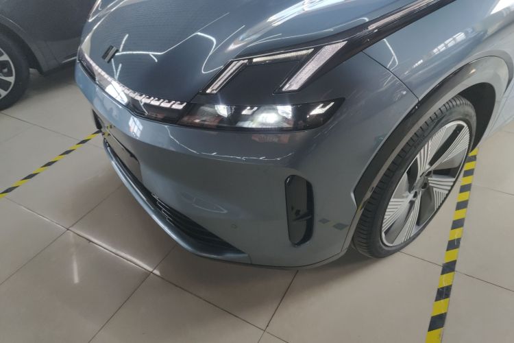 领克08 EM-P 2025款 220km 四驱性能Halo局部细节36