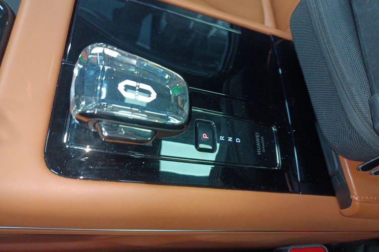 鸿蒙智行 问界M7 2024款 1.5T 智驾四驱Max版 5座局部细节18