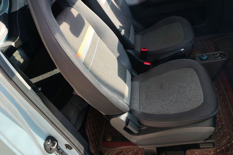 五菱汽车 宏光MINIEV 2022款 轻松款 磷酸铁锂局部细节41