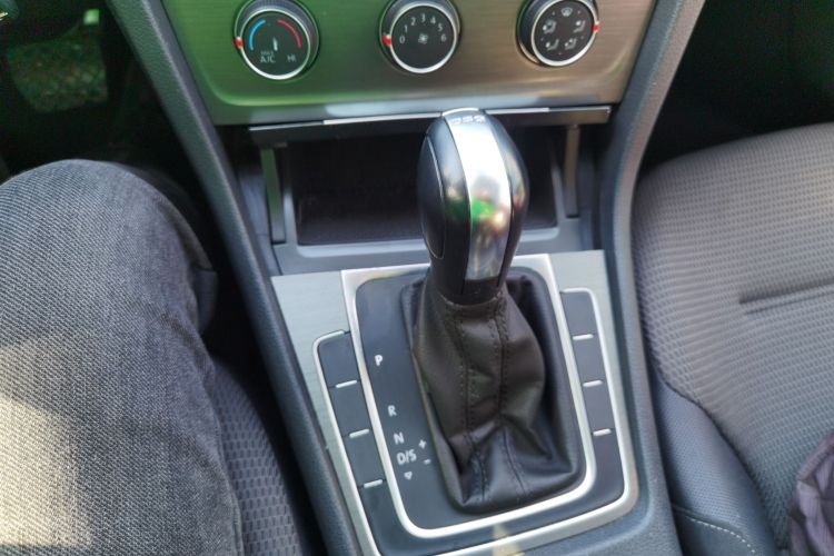 大众 高尔夫 2016款 230TSI 自动舒适型中控内饰18