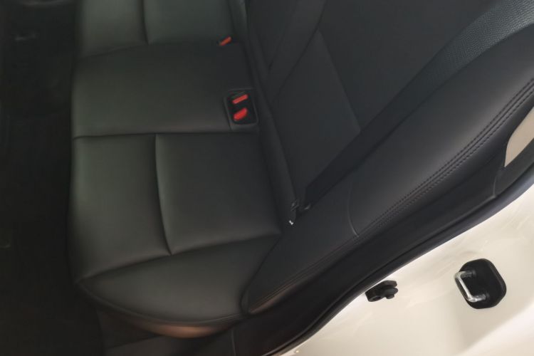 英菲尼迪Q50L 2016款 2.0T 舒适版中控内饰21