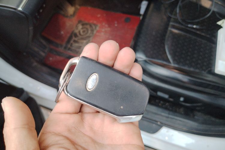 起亚K5 2020款 270T CVVD 豪华科技版中控内饰7001