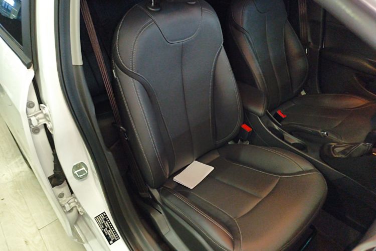 别克 英朗 2021款 改款 典范 1.5L 自动精英型局部细节41