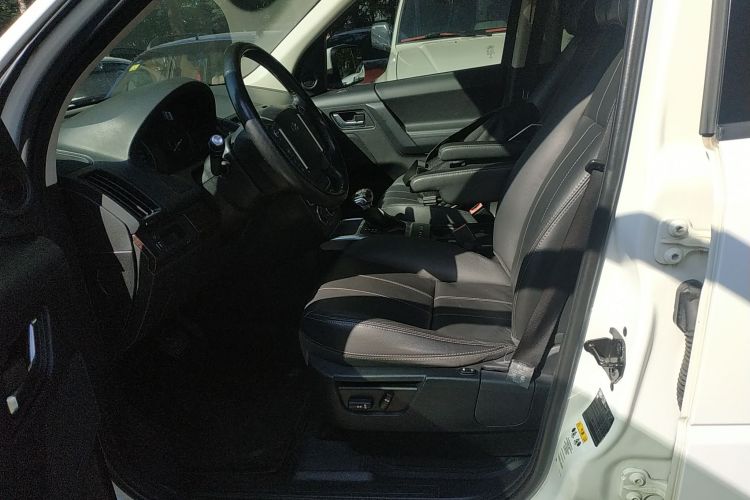 路虎 神行者2 2014款 2.0T Si4 SE汽油版局部细节19