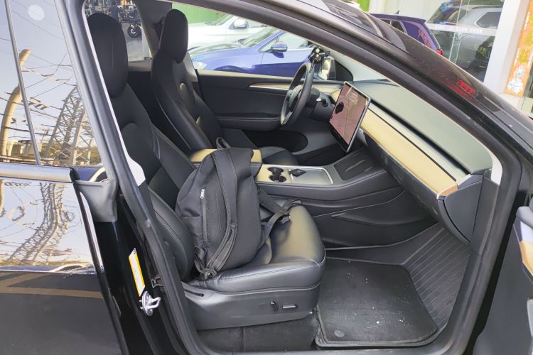 特斯拉 Model Y 2021款 标准续航后驱版局部细节41